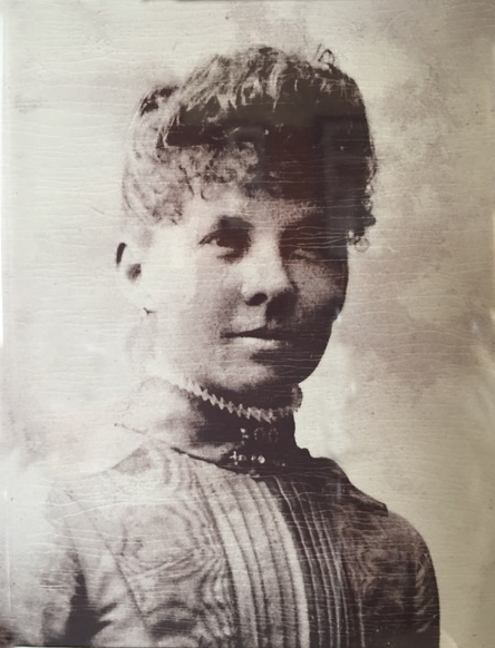 Photo of photos/Mary Creichton McLennan (Keay) 1861-1944 portrait 1922